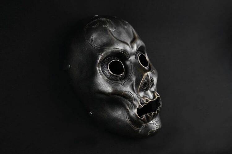 Mask - Image 3