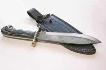 Medium Sized Damascus Knife