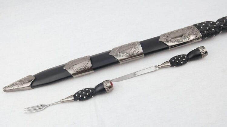 Scottish Dirk with Knife and Fork - Image 2