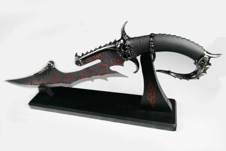 Skulls Fantasy Knife - Image 7