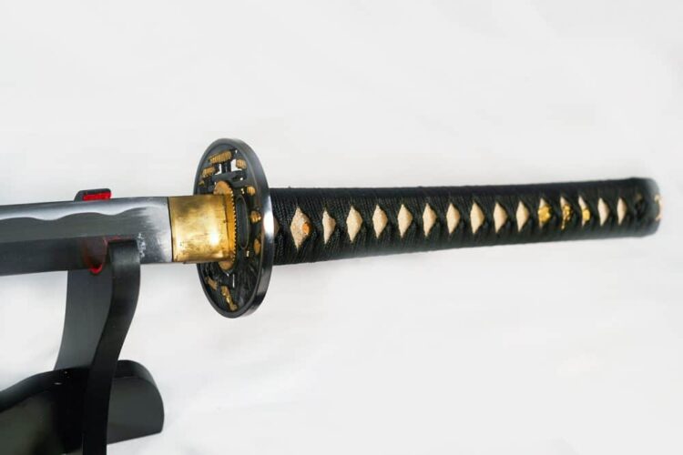 'Shogun's Red Rage' Katana with 1095 Makuri Lamination - Image 4