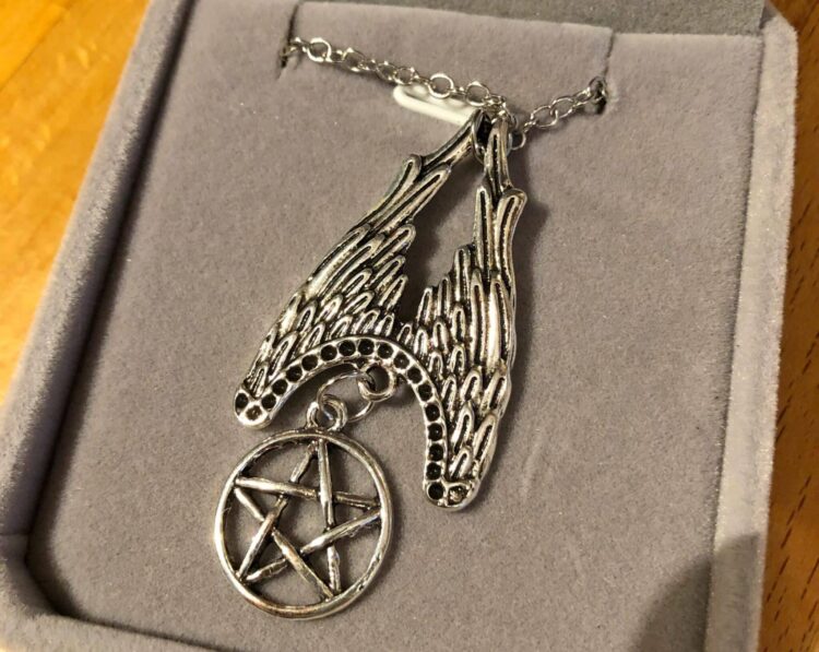 Pentagram with Wings Pagan Pendant in Box - Image 2