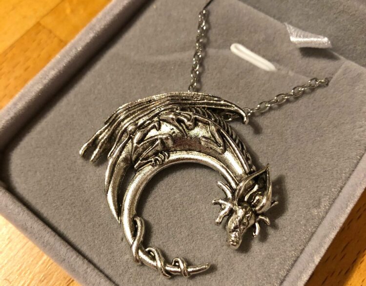 Flying Dragon Pendant in Box - Image 2