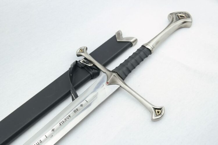 Anduril Sword + Plaque + Scabbard
