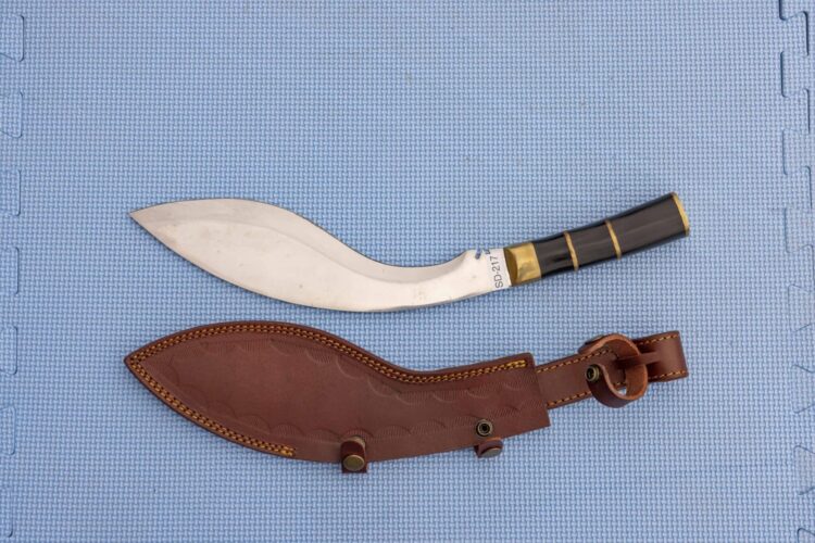 Black Bone Mirror Kukri - Image 3