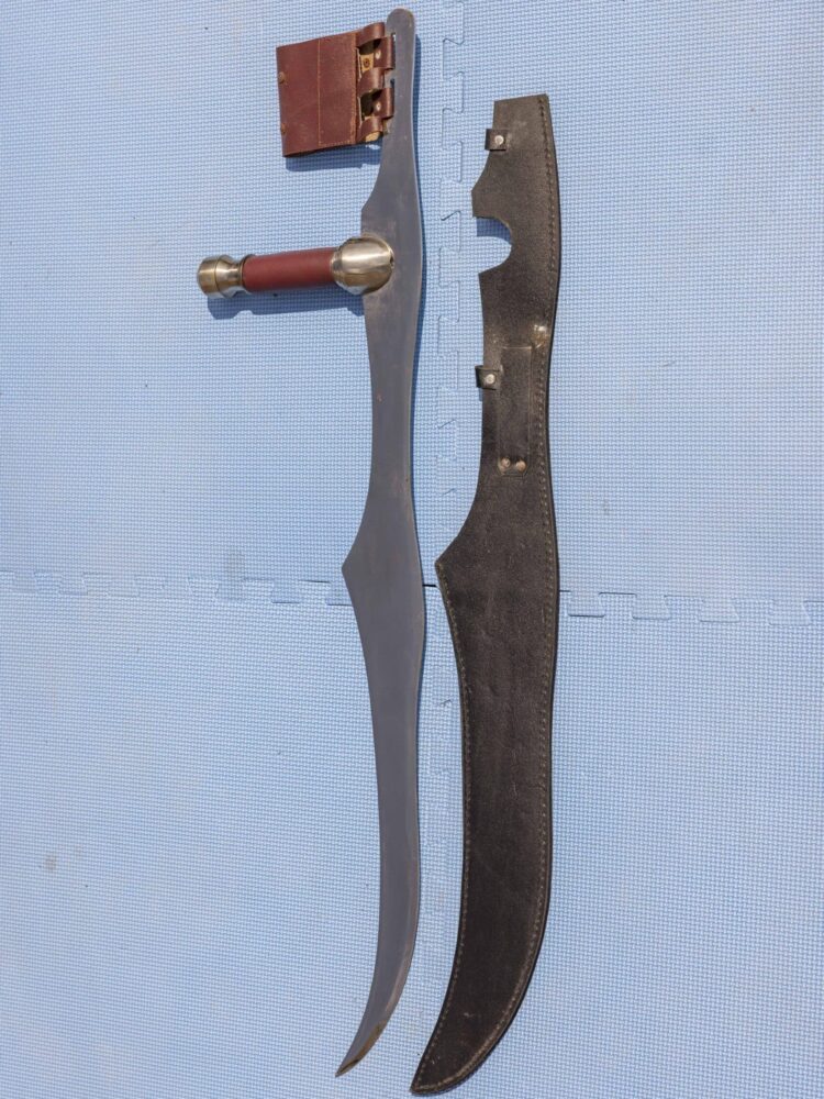 Katar with leather strap